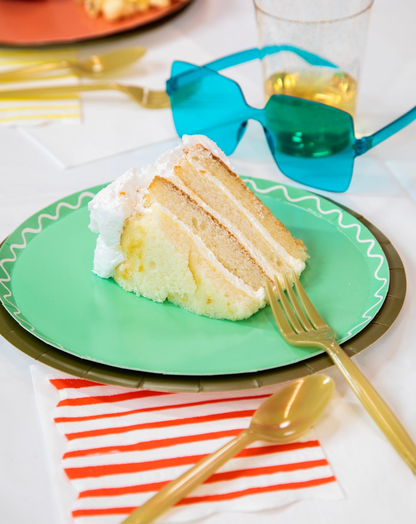 Just Party Petite Party Pack – FettiFilled Rainbow & Gold Birthday Party Supplies for 8 Guests